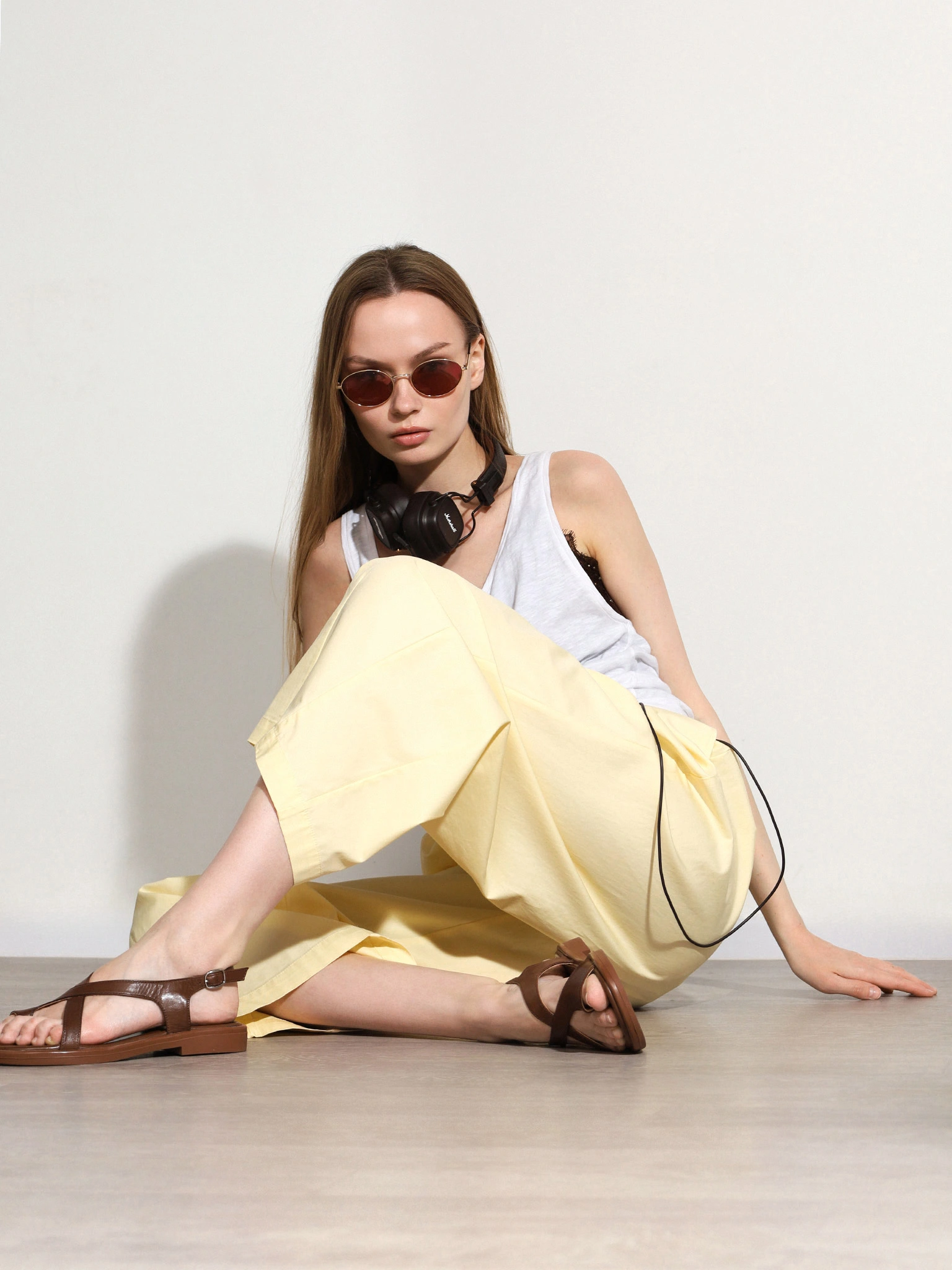 Брюки желтого цвета из смесового хлопка